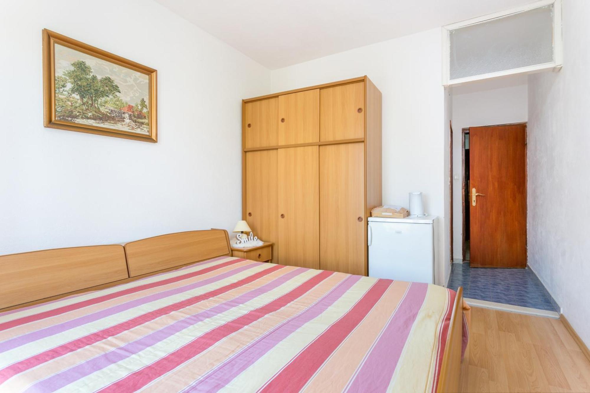 Apartments And Rooms With Parking Space Supetar, Brac - 5658 Room photo