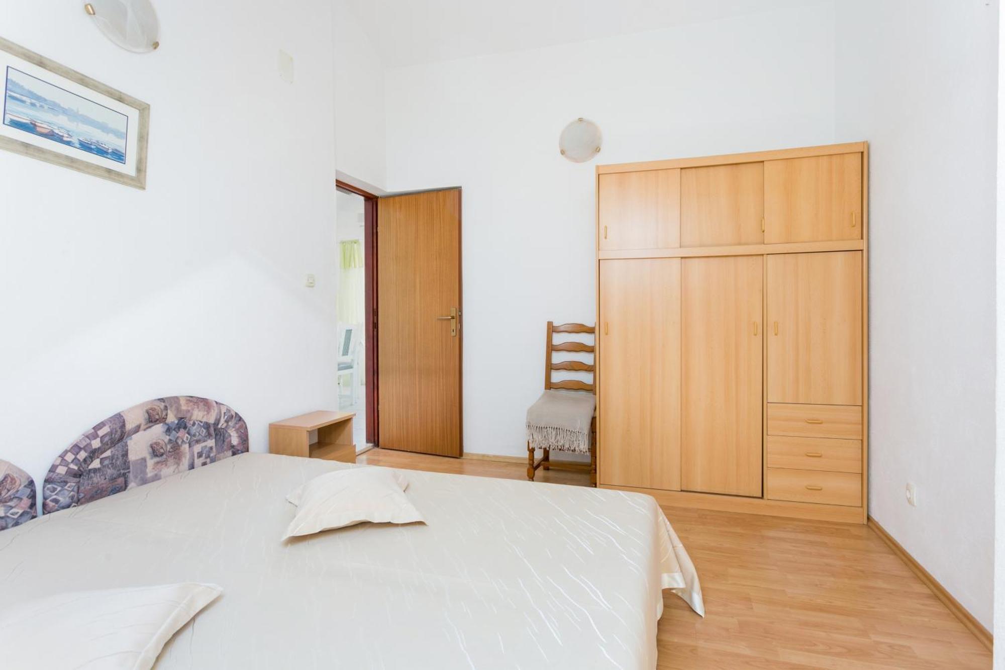 Apartments And Rooms With Parking Space Supetar, Brac - 5658 Room photo