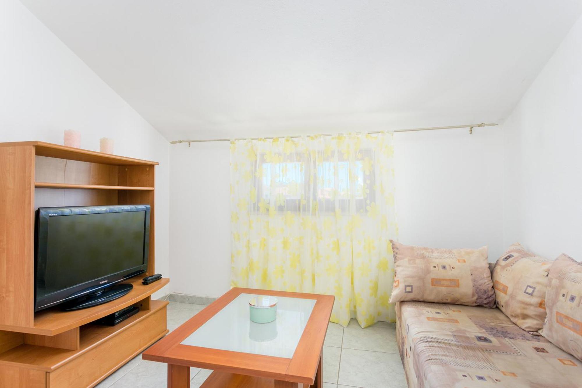 Apartments And Rooms With Parking Space Supetar, Brac - 5658 Room photo